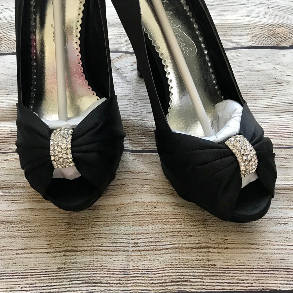 Michaelangelo Diana Black Peep Toe Pumps Sz. 6